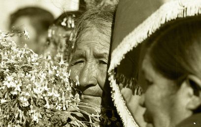 hombre con máscara